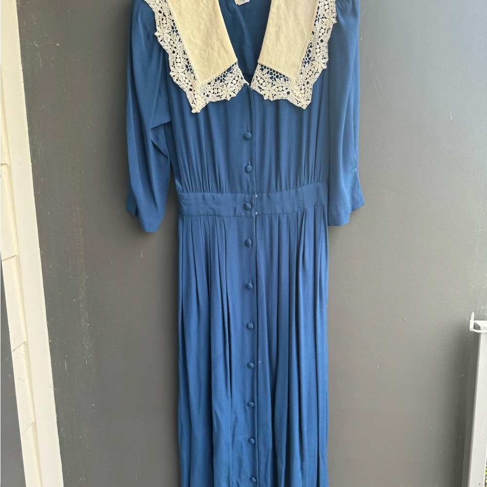 karin stevens Blue Long Sleeve Button-Front Dress with Cream Lace Collar